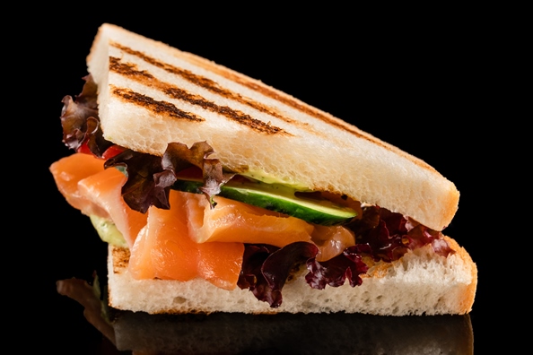 Мини-сендвич со слабосоленой форелью 2 шт