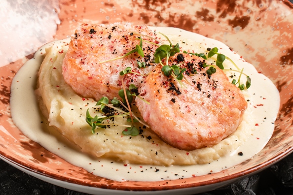 Креветочные котлеты с картофельным пюре