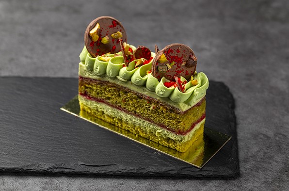 Фисташка- малина с молочным  шоколадом